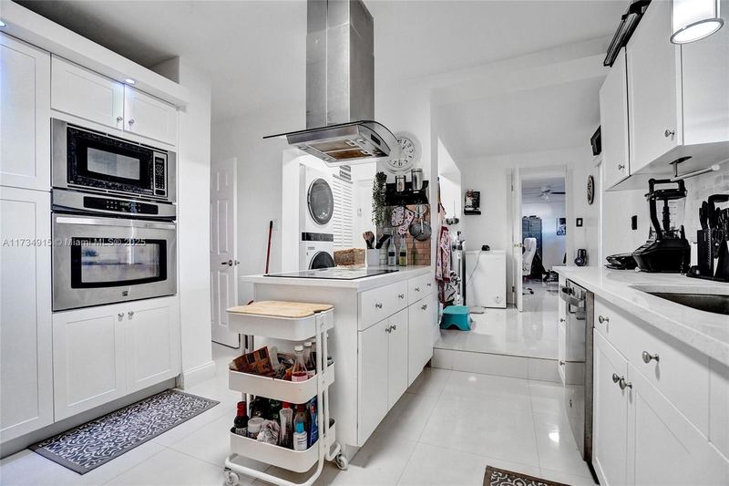 Second kitchen with wall ovens