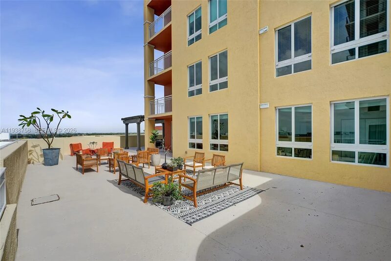 Toscano lobby at 7350 SW 89th St, Miami