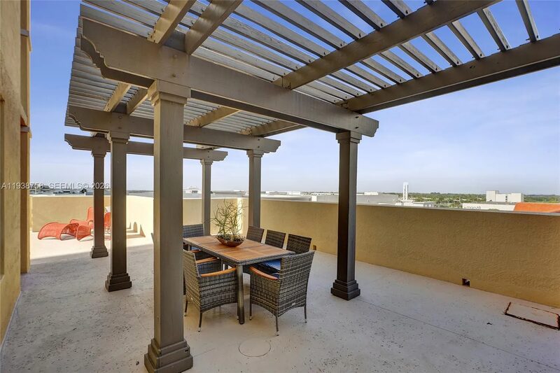 Toscano building view from street, Miami