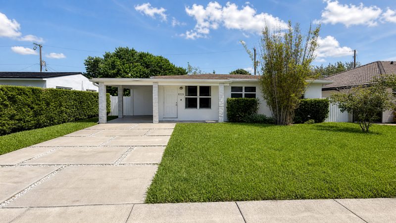 Front exterior and lawn of 8225 SW 44th Street, Miami